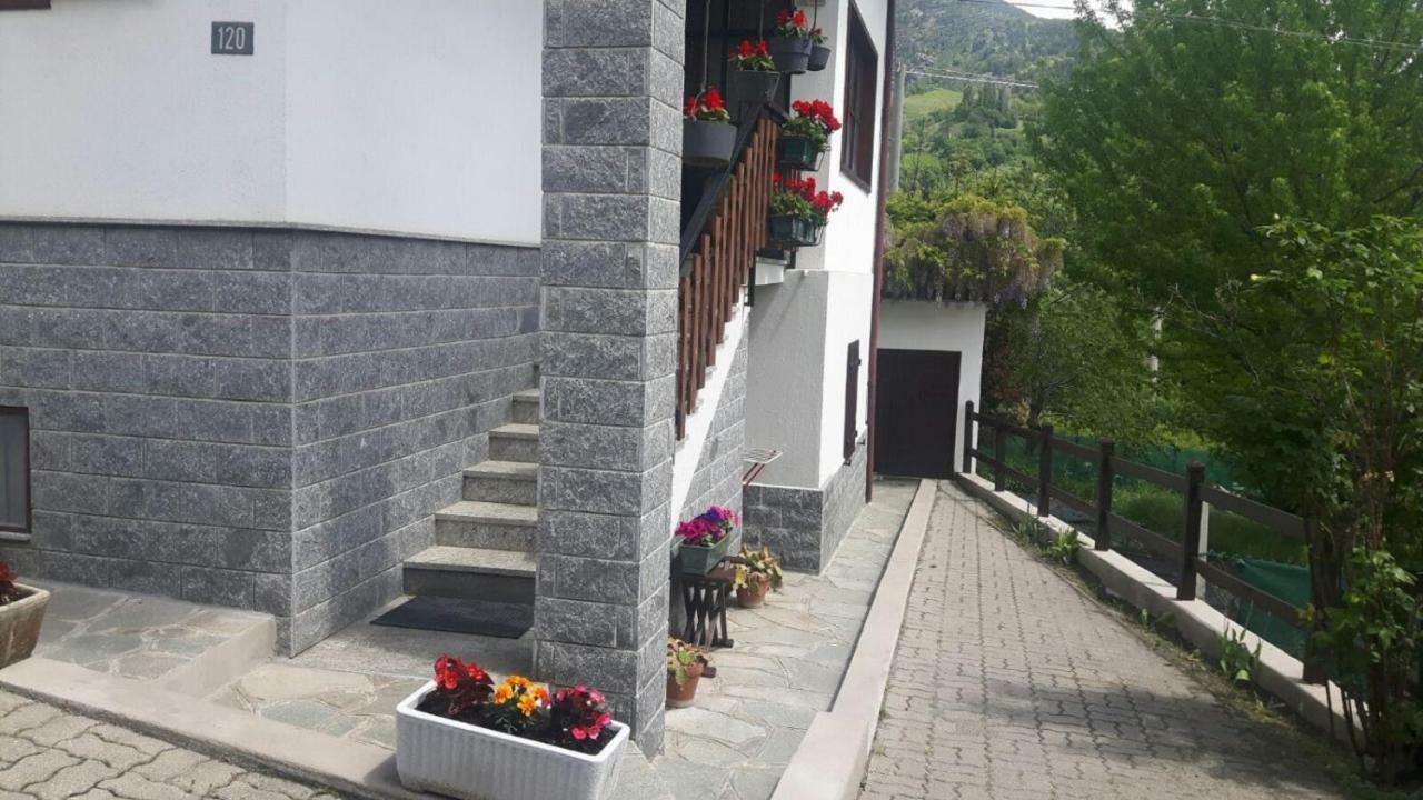 Casa Vacanze Germano Aosta Ngoại thất bức ảnh